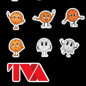 Puede incluir: Un conjunto de nueve pegatinas con relojes de dibujos animados con diferentes expresiones. Las pegatinas están sobre un fondo negro. Las pegatinas incluyen un logotipo para la Time Variance Authority (TVA) con el texto "Time Variance Authority For All Time, Always".