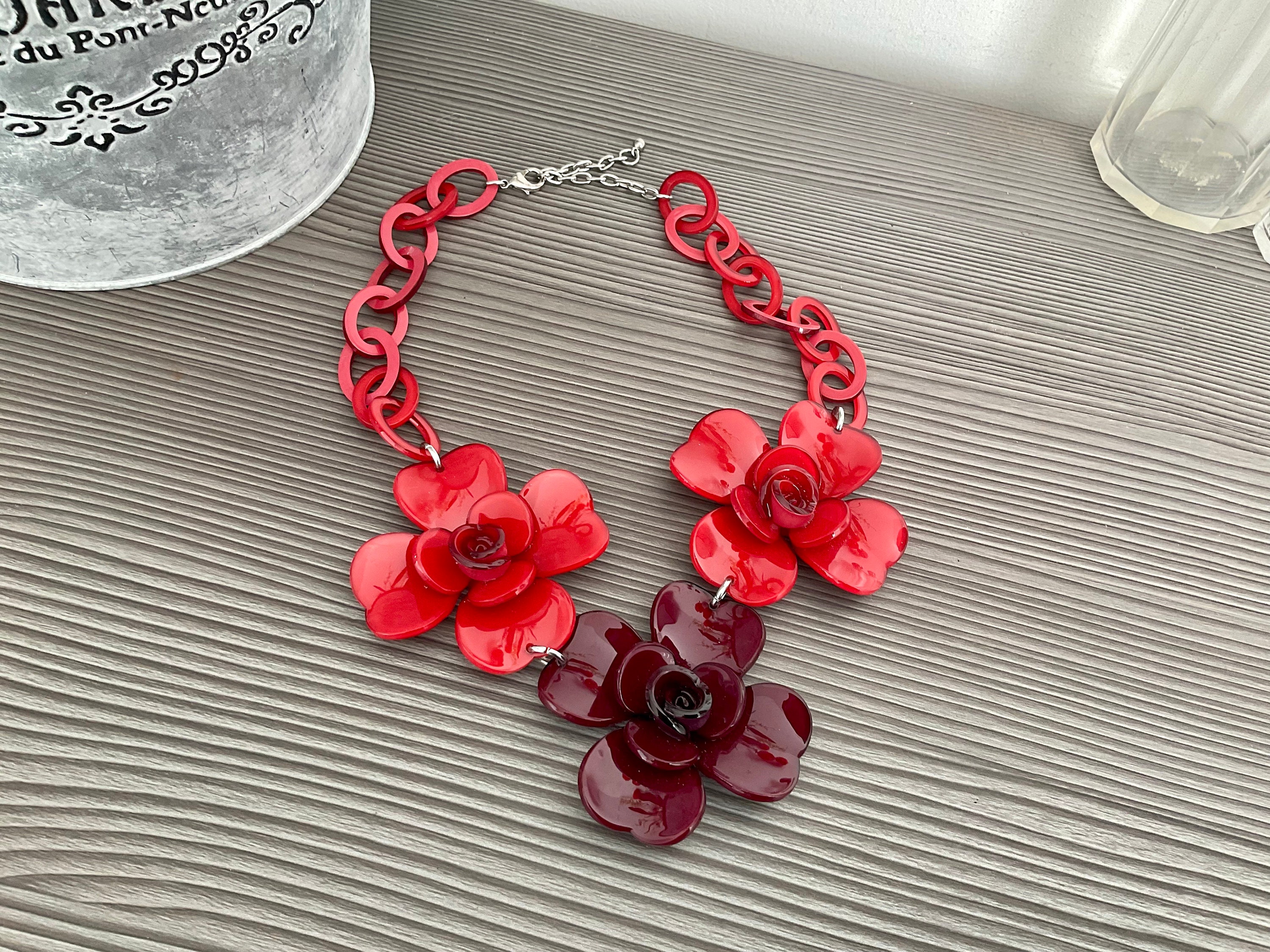 Womens Statement Necklaces Flower Chunky Necklace Floral Bib Necklaces  Antique Gold : : Clothing, Shoes & Accessories