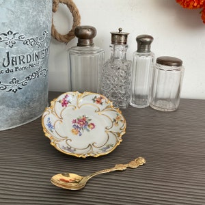 Pretty Veb Jlmenau Graf Vin Henneberg Trinket Dish, Ring Dish, 1940s Germany, Floral Design