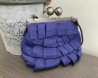 Large Kiss Lock Purse. Blue Coin Purse With a Separate Zipper -  India
