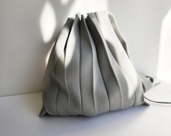 Minimalist Small GreyTote Bag for Women – Chic Daily Shoulder Bag, Travel, Work, School, Grocery Tote