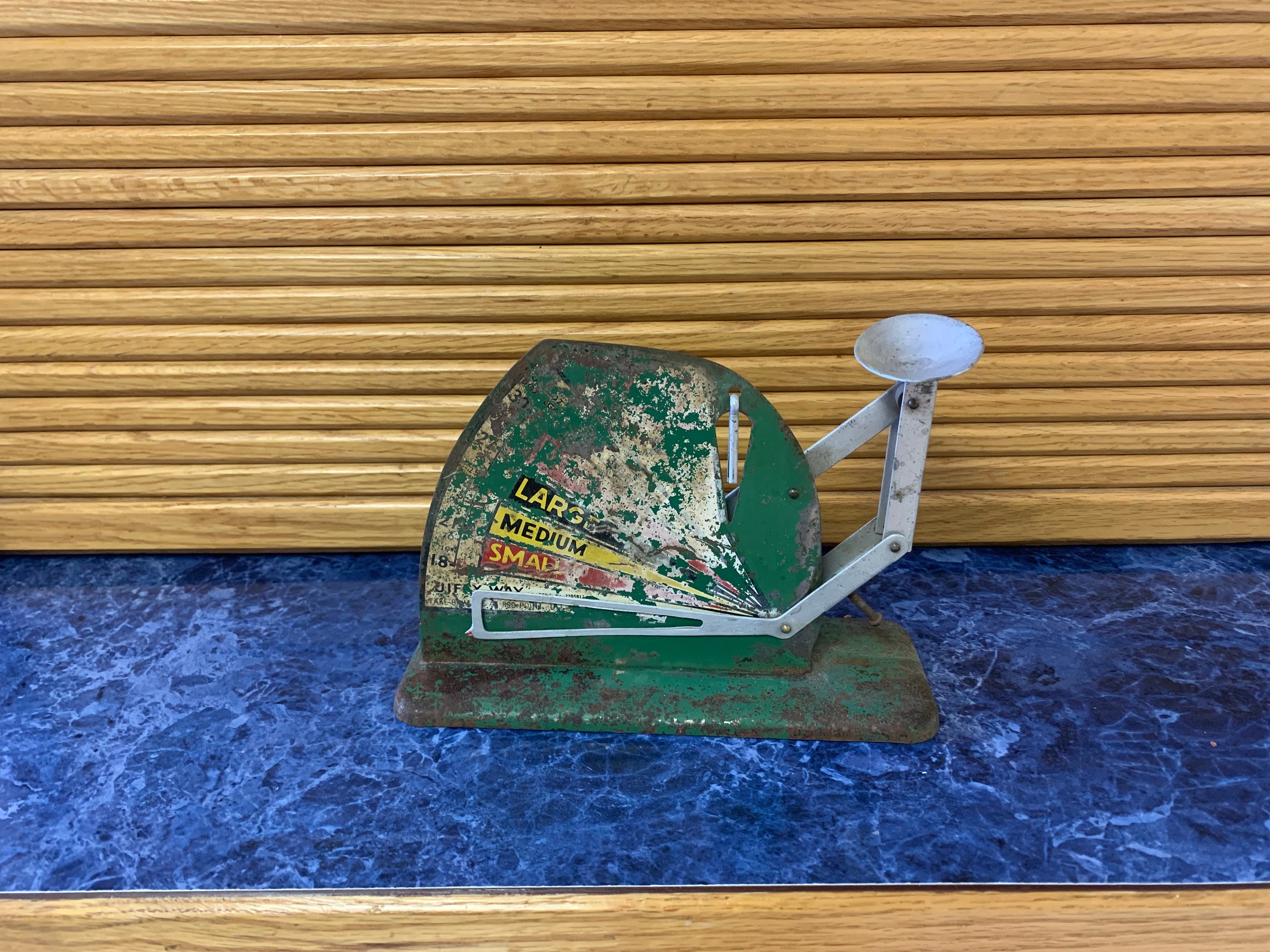 Sold at Auction: Vintage Jiffy-Way Metal Egg Scale Owatonna, Minnesota,  Green, Near Mint Condition