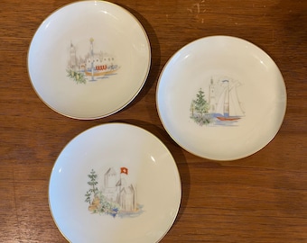 Heinrich H&C Selb Bavaria, Germany Heinrich White With Gold Rim