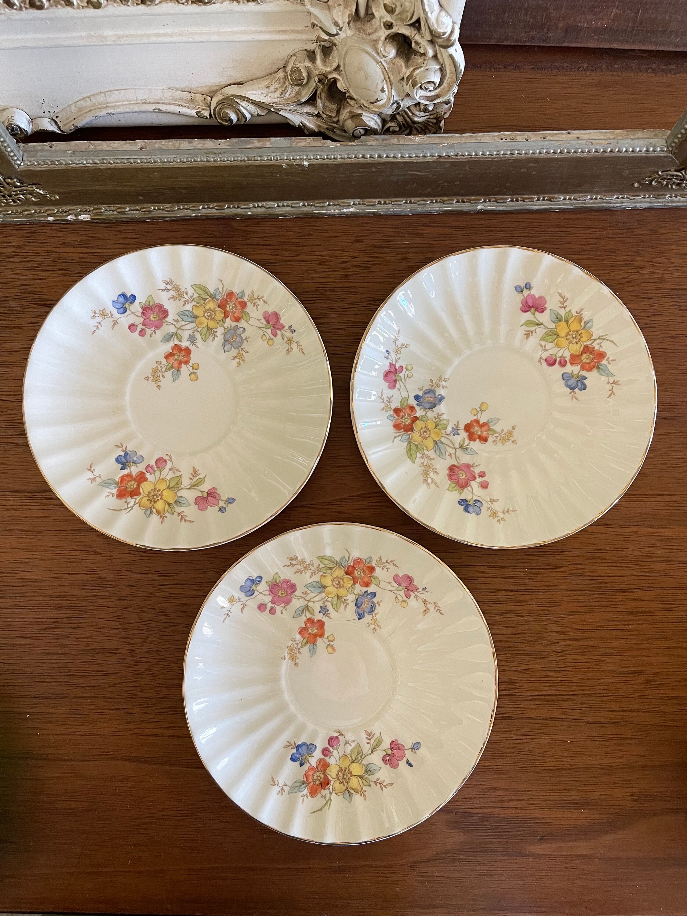 田中 野夫SUTHERLAND ATHOLL カップ＆ソーサーケーキ皿x2 Edwin Knowles Set of 3 Saucers |floral Sprays, Fluted Rim, Gold