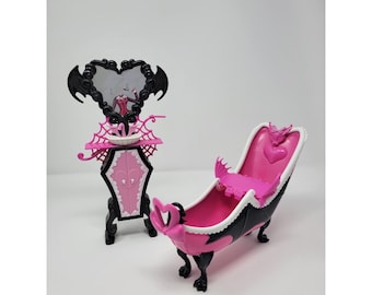 Monster High Doll Draculaura Powder Room Bathroom Vanity Mirror & Sink + Bath