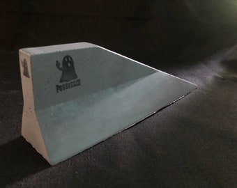 Griffbrett Rampe Skateboard Hindernis Miniatur Beton Jersey Barrier Feature skatepark Grau