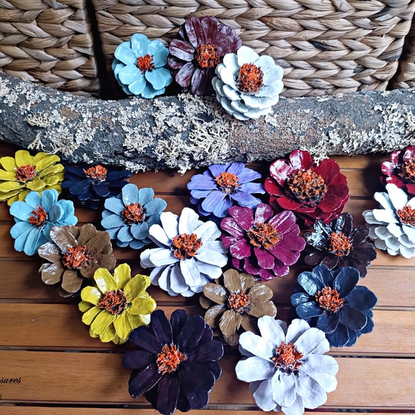 Flores de cono de pino Zinnia Daisy secas naturales pintadas a mano para manualidades de bricolaje, flores para hacer coronas, decoración y elaboración del bosque, país rústico