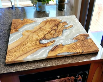 White  Epoxy Resin Custom Charcuterie Board, Large Cheese Board, Kitchen Decor, Resin and Olive Wood Board, Counter Top,Cheese Board