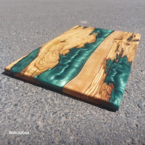 Green,Epoxy River,Cutting Board,Resin Charcuterie Board,Epoxy Resin Serving Board,Olivewood Board, Free Laser Engraving