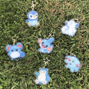 Blau und Weiß PKMN Schlüsselanhänger