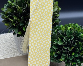 Delicate Daisy Themed Bookmark | Daisy Bookmark | Delicate Daisy bookmark | Gift for Book Lover | Gift for Kids | Gift for Her | Favors
