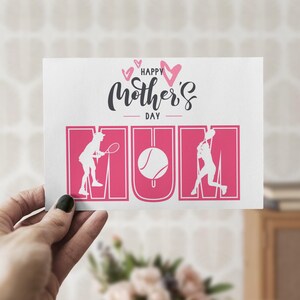 Carte de fête des mères rose de maman de tennis, carte de voeux imprimable minimaliste de 5 x 7 pouces, impression à la maison, bricolage JPG PDF, carte numérique de sport pour les mères