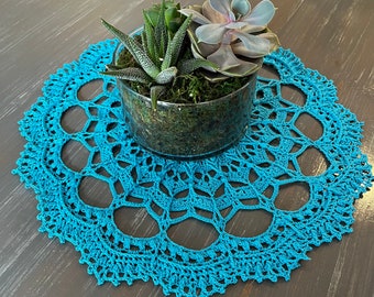 Theia Large Crocheted Table Centrepiece Doily