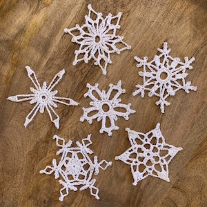 PATTERN: Winter Crochet Snowflakes