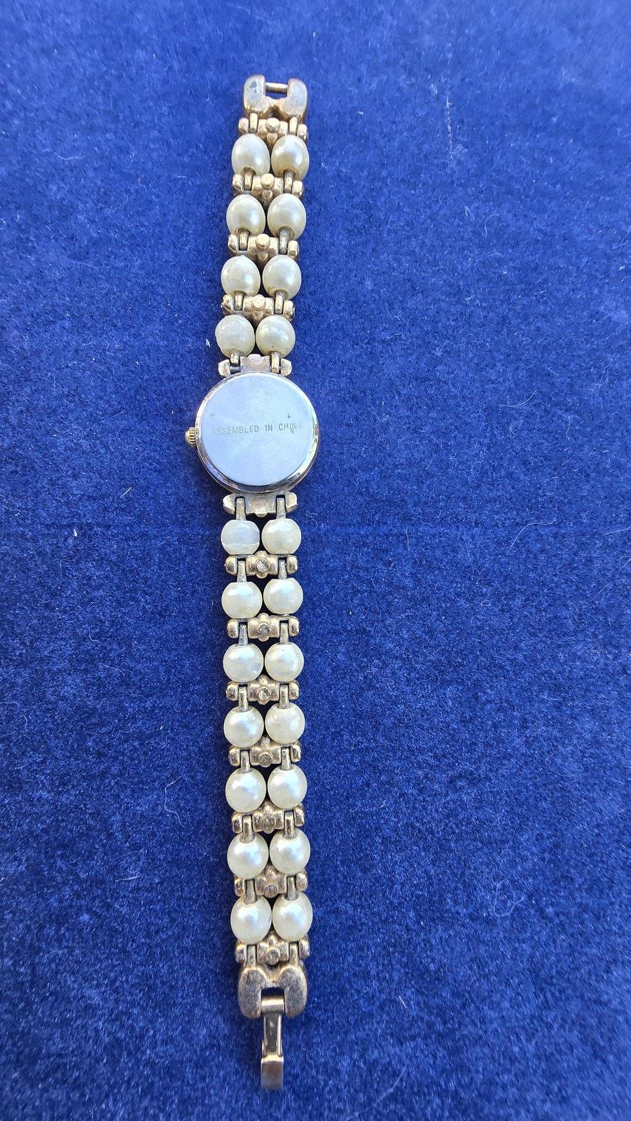Avon 1990 Womens MoP Quartz Watch Gold Tone Faux Pearl Bracelet Vintage Avon 1990 Watch Womens Quartz Faux Pearl Bead  main image 4