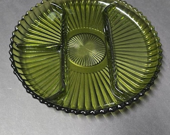 Vintage Avocado-Grün gerippte Indiana Glas Geteilte Platte Rund Mid-Century MCM