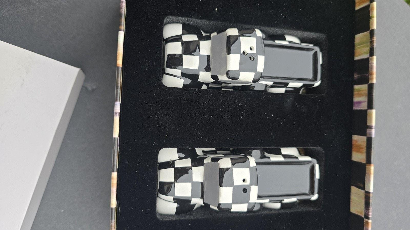 MacKenzie-Childs Courtly Truck ソルトペッパーシェーカーセット