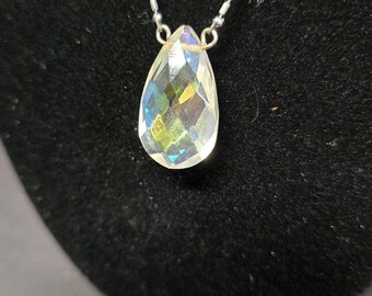 Iridescent Crystal Teardrop Pendant Necklace Silver Tone Costume Jewelry 14in Gold Filled