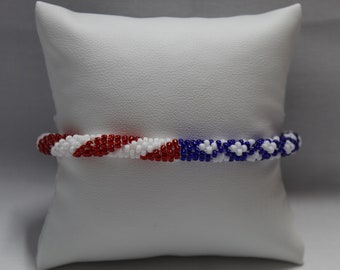 Pulsera de ganchillo de cuentas de la bandera de los Estados Unidos