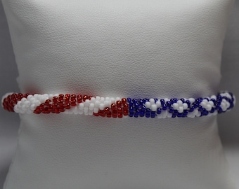 Pulsera de ganchillo de cuentas de la bandera de los Estados Unidos