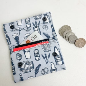 Monedero con forma de tarjeta de cerveza, regalo para la vuelta a la universidad. Tamaño de bolsillo. Ideal para guardar dinero en efectivo y tarjetas, regalo para estudiantes adolescentes.