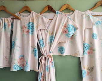 Conjunto de bata y vestido de entrega - Edición floral - Hortensia bohemia / Camisetas a juego para papá, hermanos mayores y un arrullo.