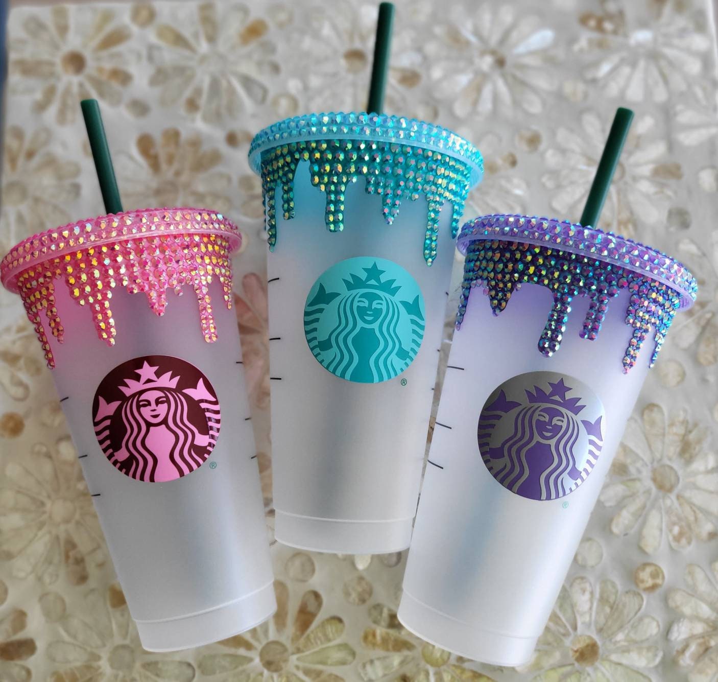 Starbucks 591ml/20oz Polar Bear Plastic Cup with Chain Sleeve