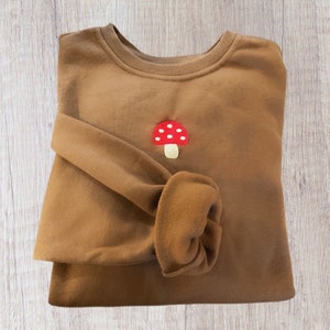 Mushroom sweatshirt, mushroom crewneck, mushroom pullover, cottagecore sweatshirt, toadstool sweatshirt, woodland sweatshirt, goblincore