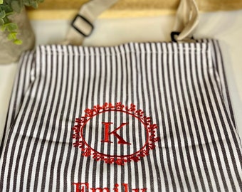 Custom striped apron, Personalized apron, Apron with message, gift for mom, housewarming gift, gray striped embroidered apron, wedding gift