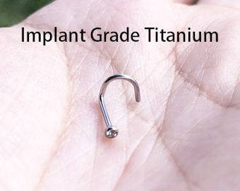 Tornillos de titanio sólido de grado de implante, 20G, 18G, anillo para la nariz, perno prisionero para fosa nasal, piedra CZ transparente de 2mm