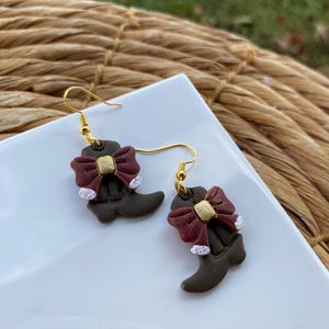 Weihnachten Stiefel Ohrringe, Weihnachtsohrringe, Fimo Ohrringe, Cowgirl Ohrringe, Urlaub, Winter Schmuck, Cowboy Boots