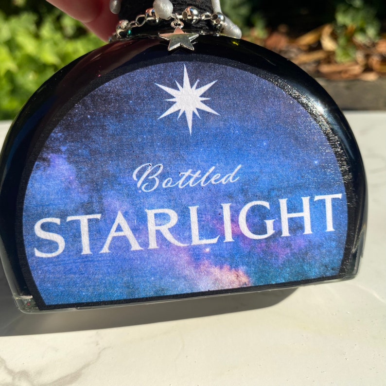 Bottled Starlight | Color Changing Decorative Potion Bottle | Fantasy Bookshelf Decor Bild 8