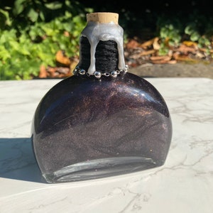 Bottled Starlight | Color Changing Decorative Potion Bottle | Fantasy Bookshelf Decor Bild 4