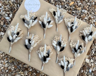 Black and white dried flower buttonhole | Monochrome boutonnieres | Black wedding pin | Monochrome wedding buttonhole for men | Grooms gifts