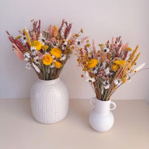 spring dried flower bouquet with daisies