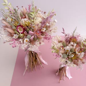 dry wildflower bunch in pink and green shades