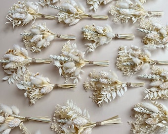 Neutral dried flower buttonholes | White dry flower boutonnieres | cream flowers for wedding | Mens buttonholes | White wedding decor gifts