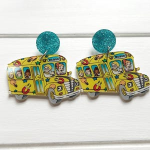 Boucles d'oreilles personnage livre mignon, boucles d'oreilles enseignant du primaire, boucles d'oreilles livre maternelle, cadeau bibliothécaire, cadeau enseignant, livre pour enfants