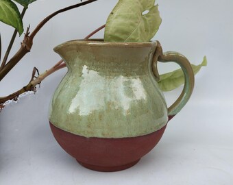 ハンドメイド陶器ピッチャー：ハンドル付き陶器製水差し、30オンス