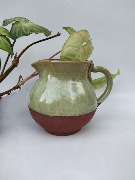 ハンドメイド陶器ピッチャー：ハンドル付き陶器製水差し、30オンス