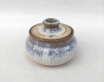 蓋付き陶器製シュガーポット、蓋付き陶器製ジャー、陶器製ソルトセラー