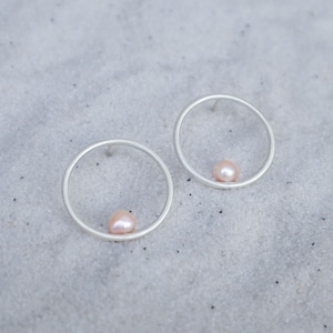 Minimalist Freshwater Pearl Earrings – Handmade 950 Silver Jewelry – Matte Finish Lightweight Gift