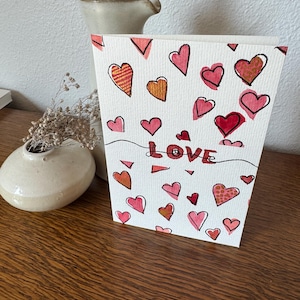 Tarjeta de felicitación de amor original en acuarela, pintada a mano, en blanco con sobre blanco, 15 x 10 cm