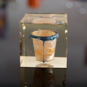 手作り樹脂キューブとプリザーブドプラスチックカップ