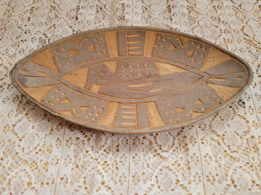 handgeschnitzte-wandplatte-aus-hellem-holz-vintage-etsy-sterreich