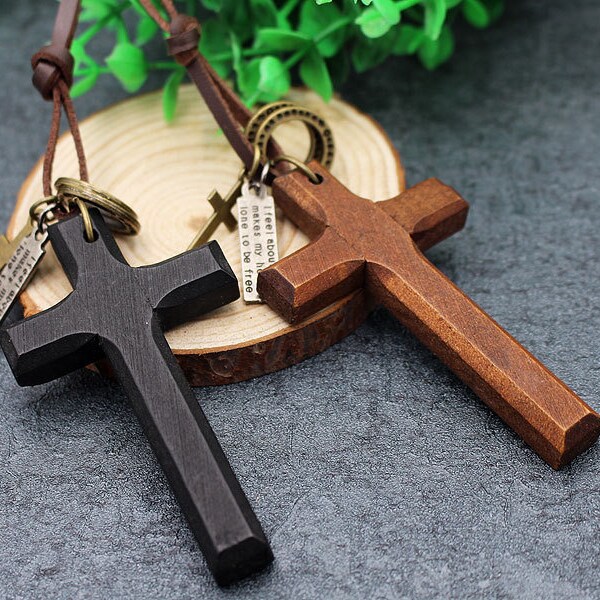 Croce di legno naturale per uomini, collana croce maschile, croce intagliata naturale, splendida croce di legno