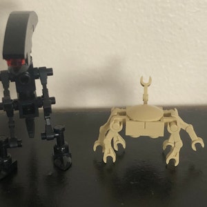 Alien Facehugger Minifigure image 3