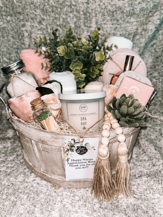 Birthday Gifts For Women-Relaxing Spa Gift Box Basket For Her Mom Sister  Best Friend Unique Happy Birthday Bath Set Gift Ideas -Valentine's Day gifts  for women 