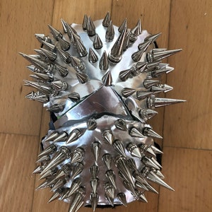 Kneepads (Knieschoner) with spikes