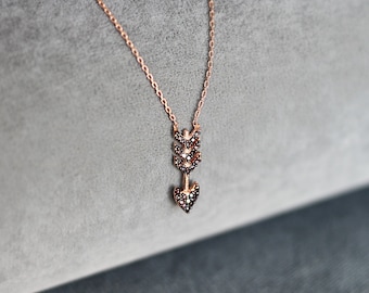 Weihnachtsgeschenk-Ideen, Rose Gold über Sterlingsilber-Pfeil-Halskette, schwarzer Zirkon-Anhänger
